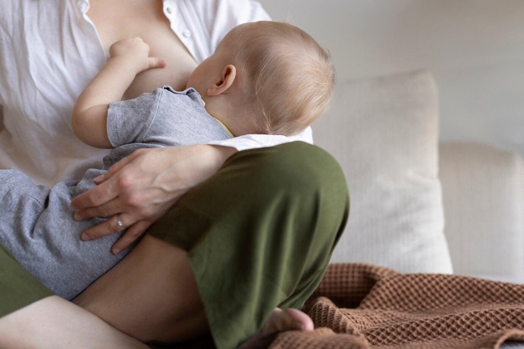 How Physical Therapy Can Help Improve Breastfeeding Positions